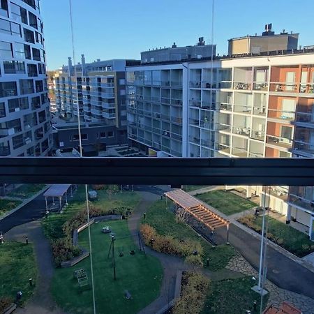 New Studio Cherry Near Helsinki Airport In Kivistoe Vantaa Buitenkant foto