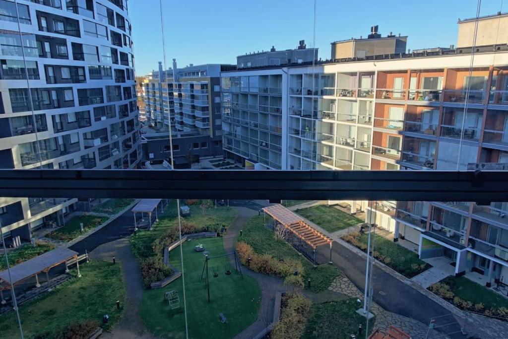 New Studio Cherry Near Helsinki Airport In Kivistoe Vantaa Buitenkant foto